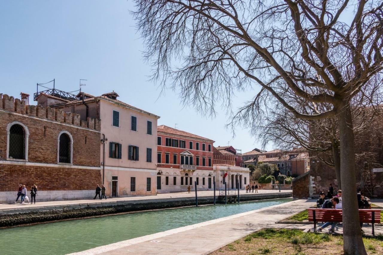 Arsenale 2352 Home Library By Biennale Exhibition Venice Exterior photo